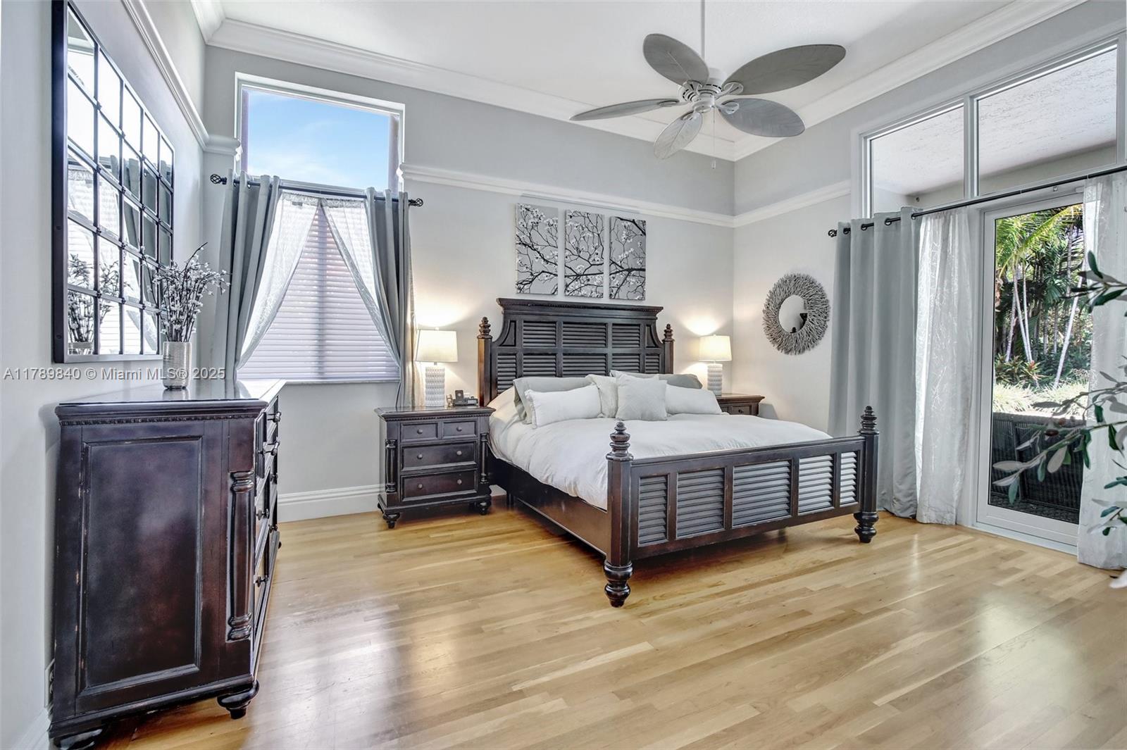3082 Lakewood Cir