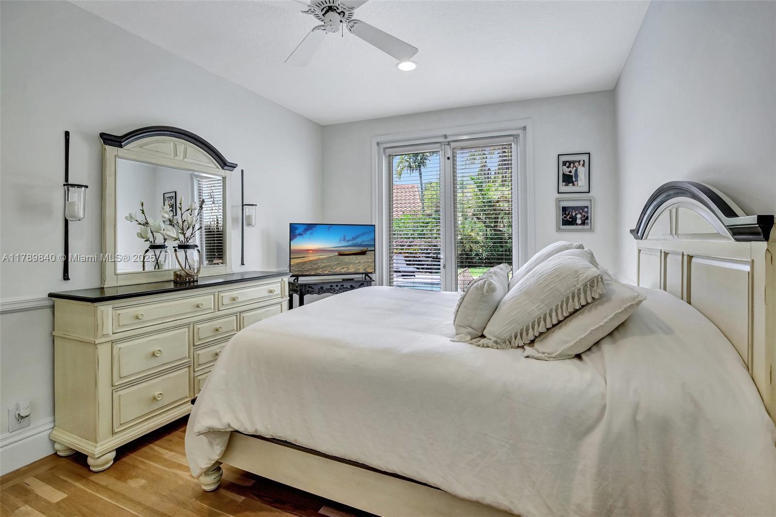3082 Lakewood Cir