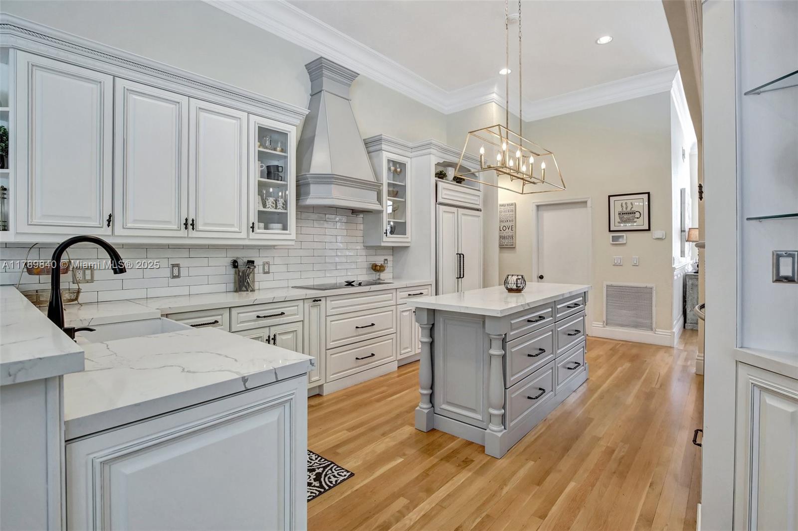 3082 Lakewood Cir