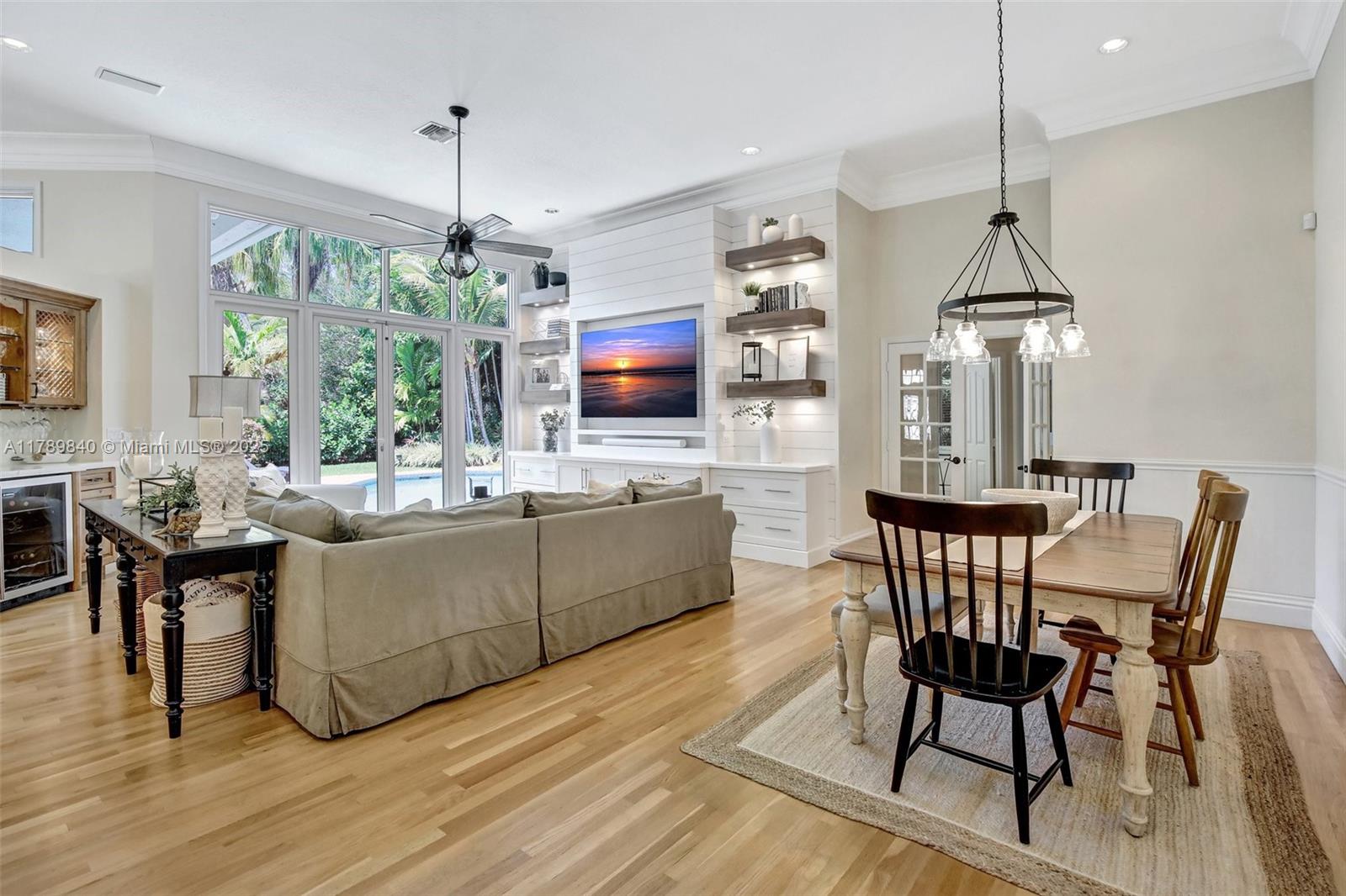 3082 Lakewood Cir