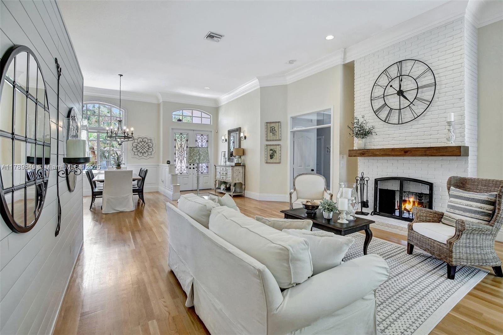 3082 Lakewood Cir