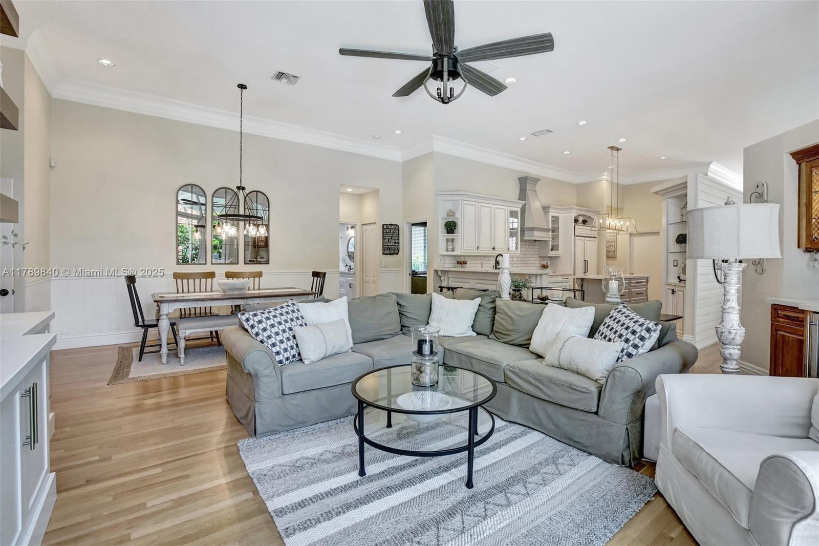 3082 Lakewood Cir