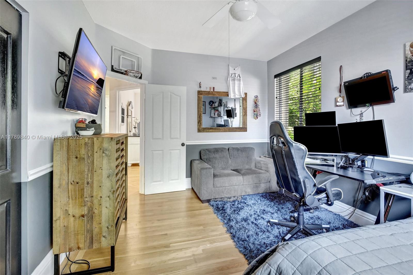 3082 Lakewood Cir