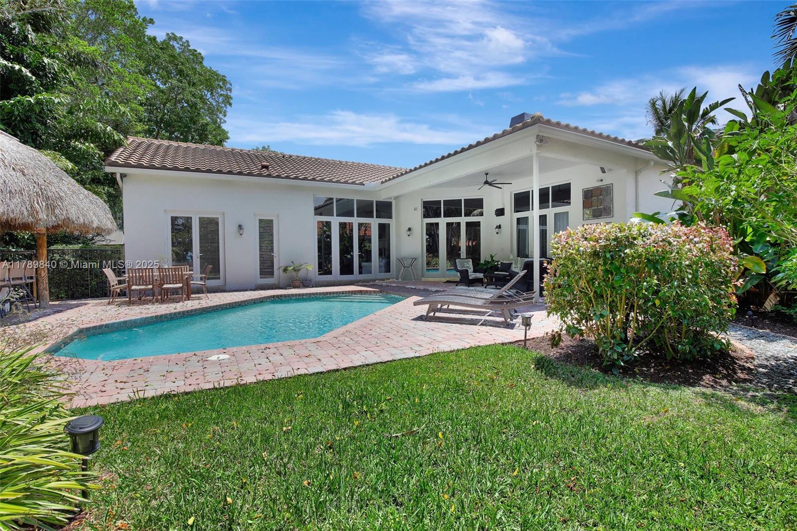 3082 Lakewood Cir