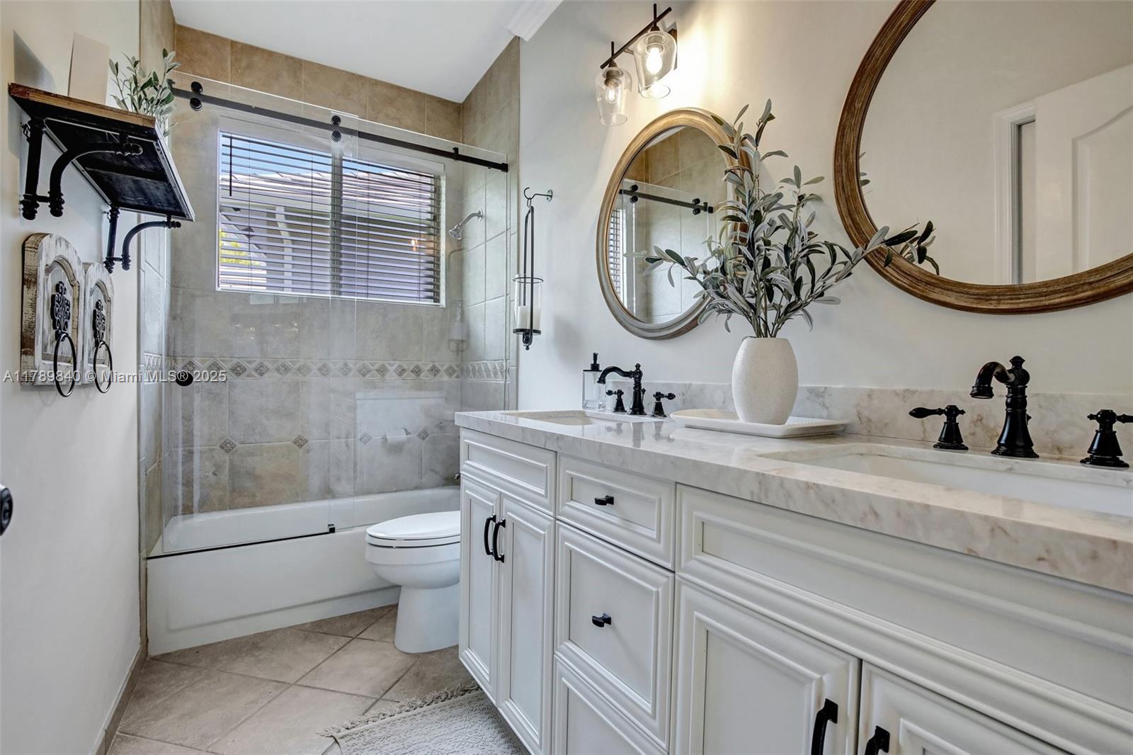 3082 Lakewood Cir