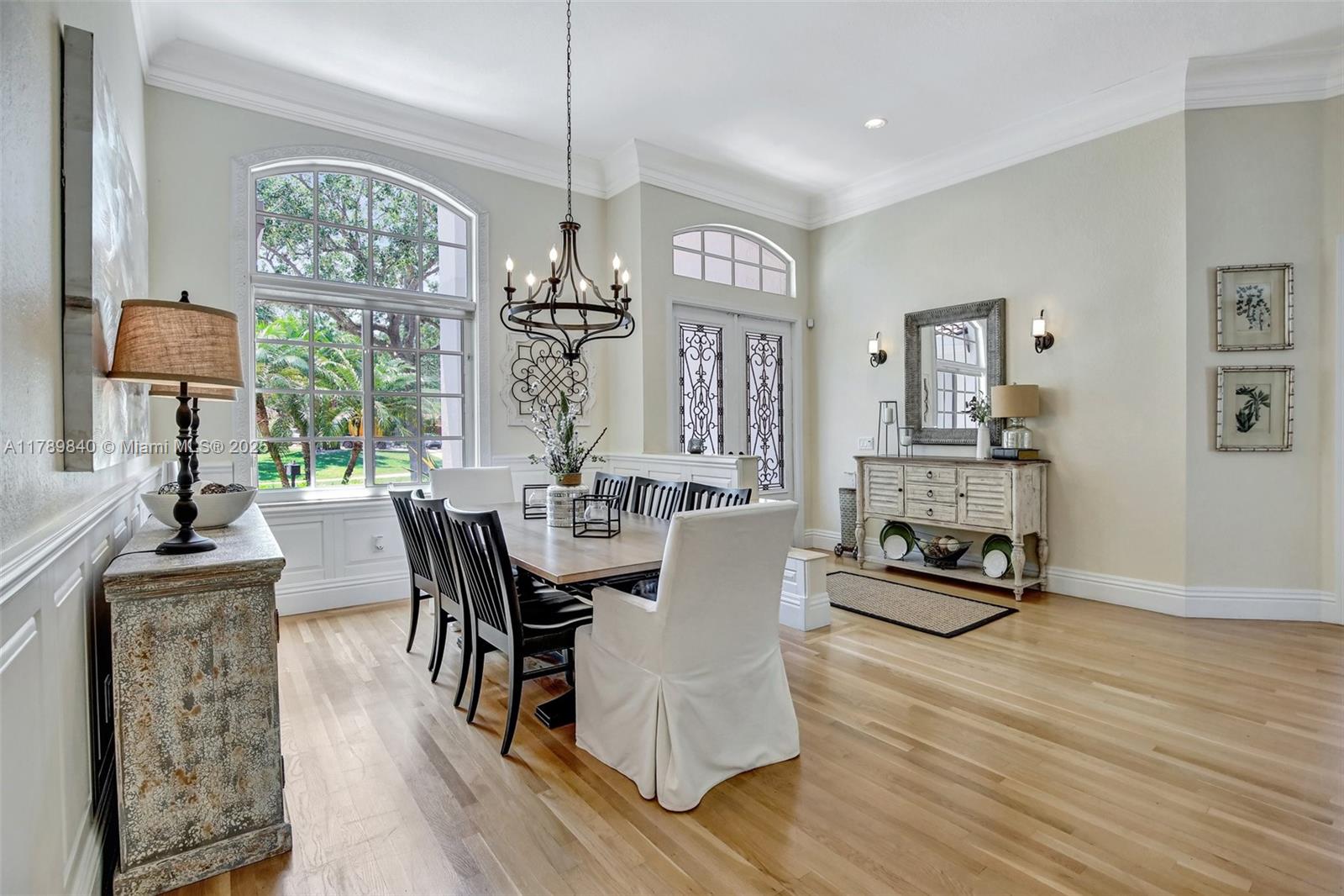 3082 Lakewood Cir