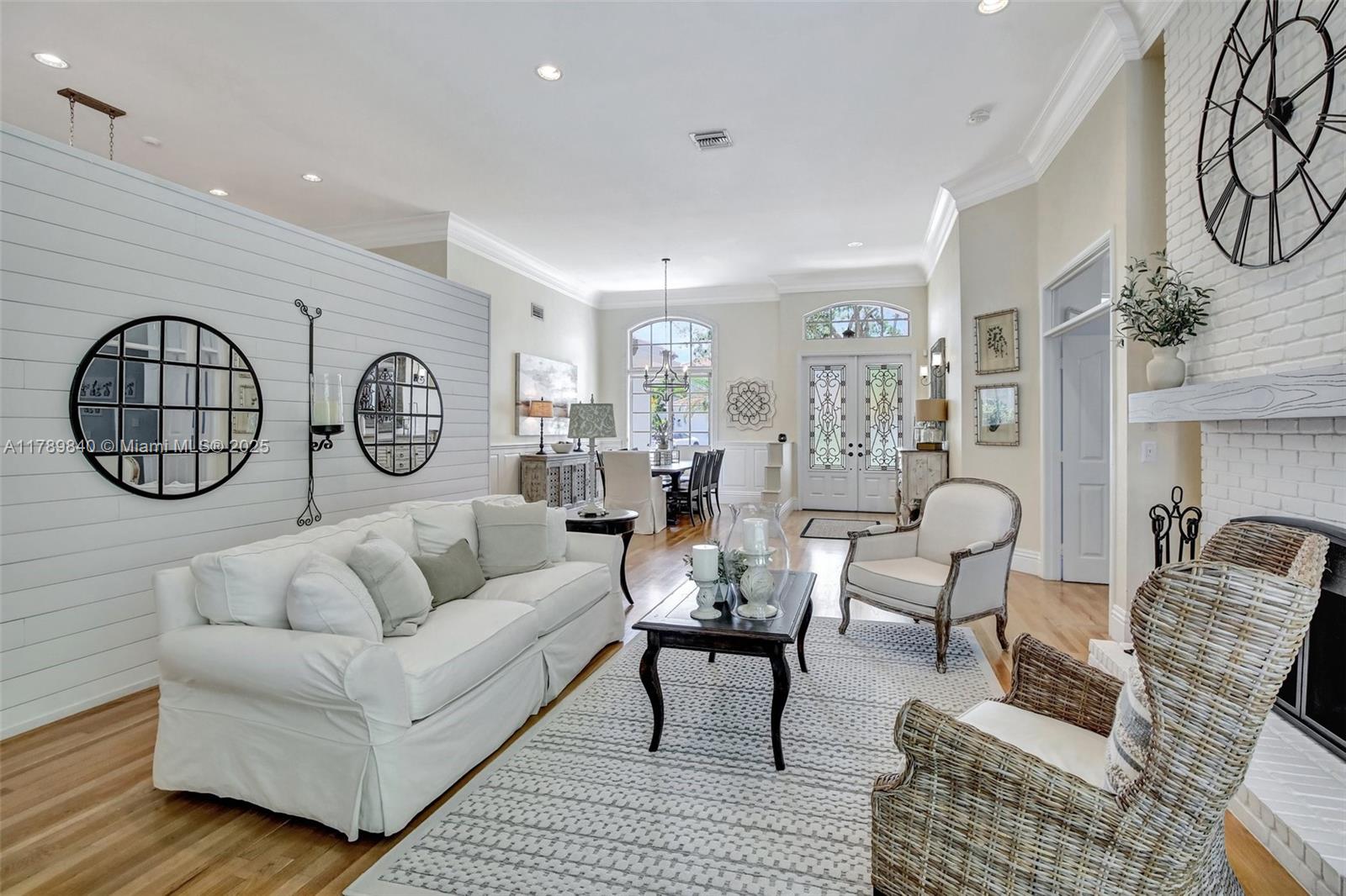 3082 Lakewood Cir