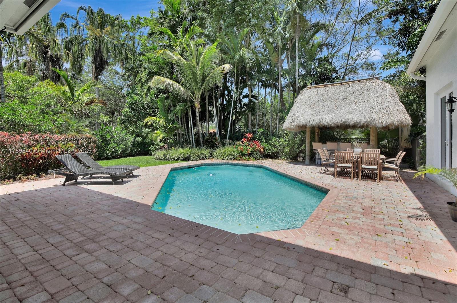 3082 Lakewood Cir