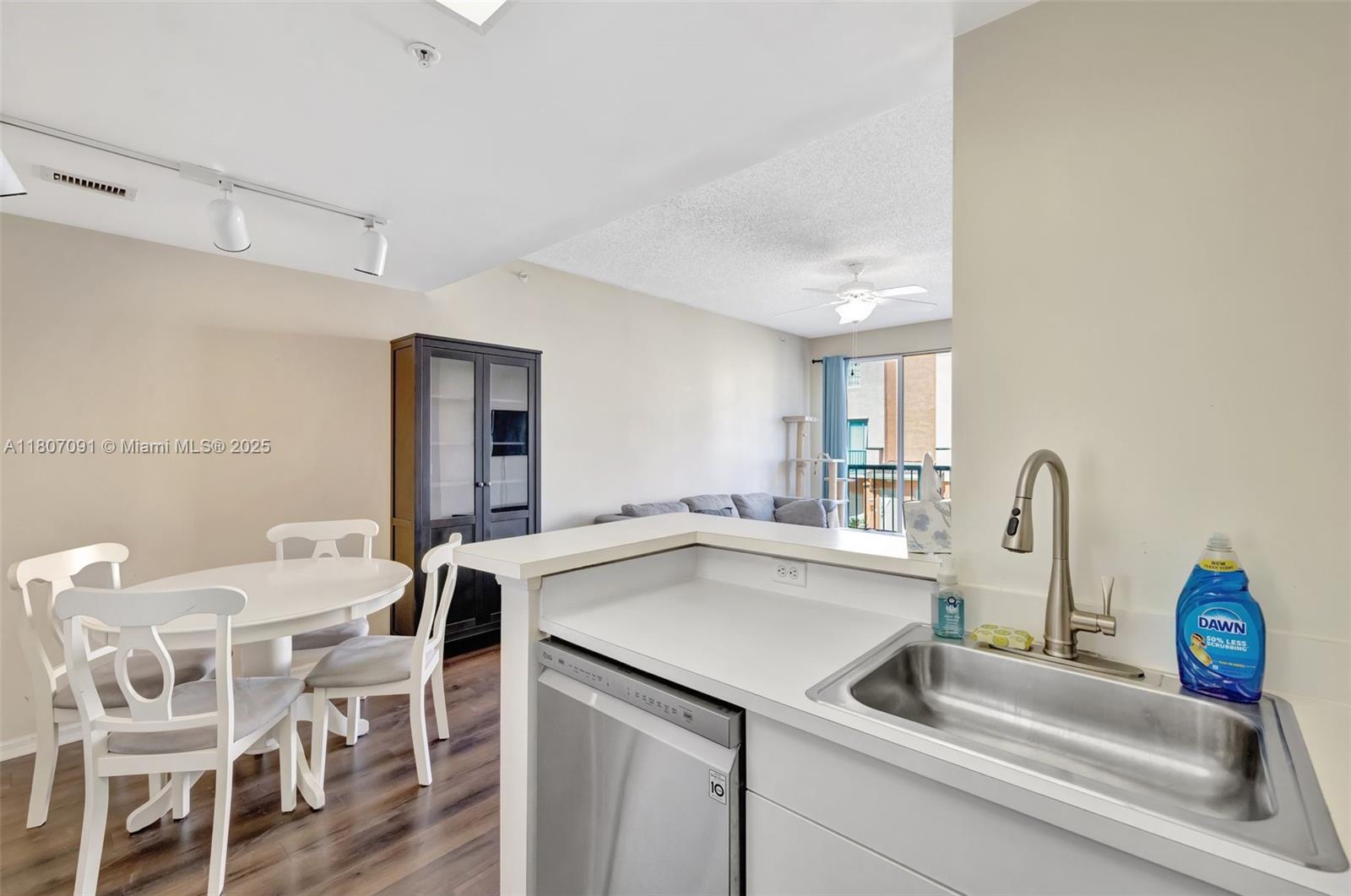 2107 SE 10th Ave # 823