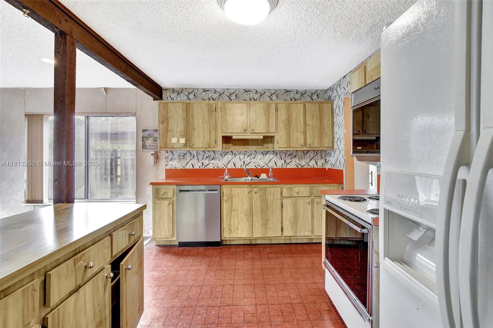 1360 NW 94th Ave