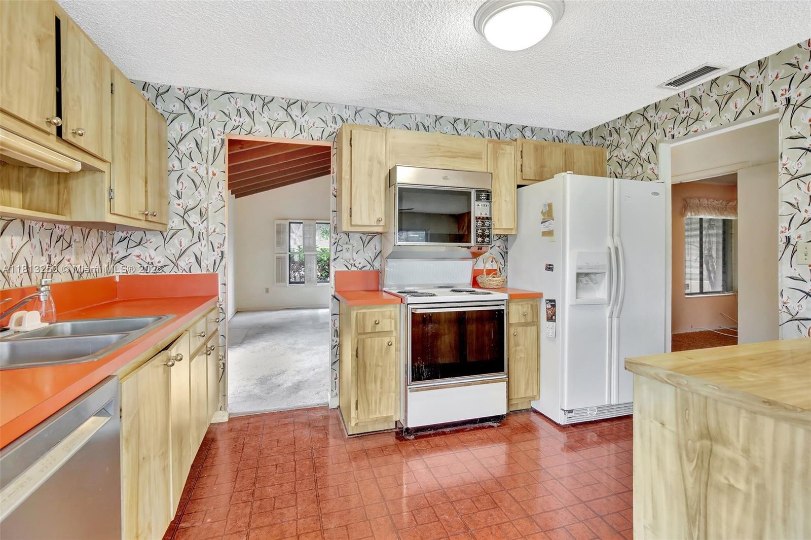 1360 NW 94th Ave