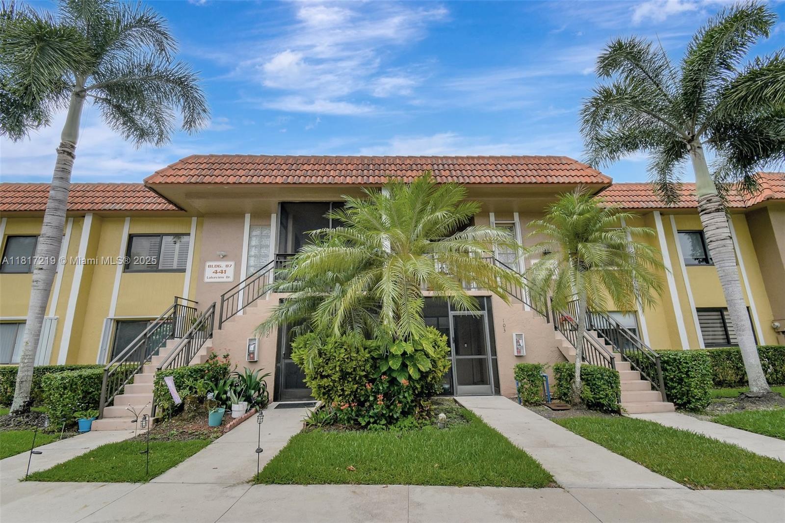 441 Lakeview Dr # 103