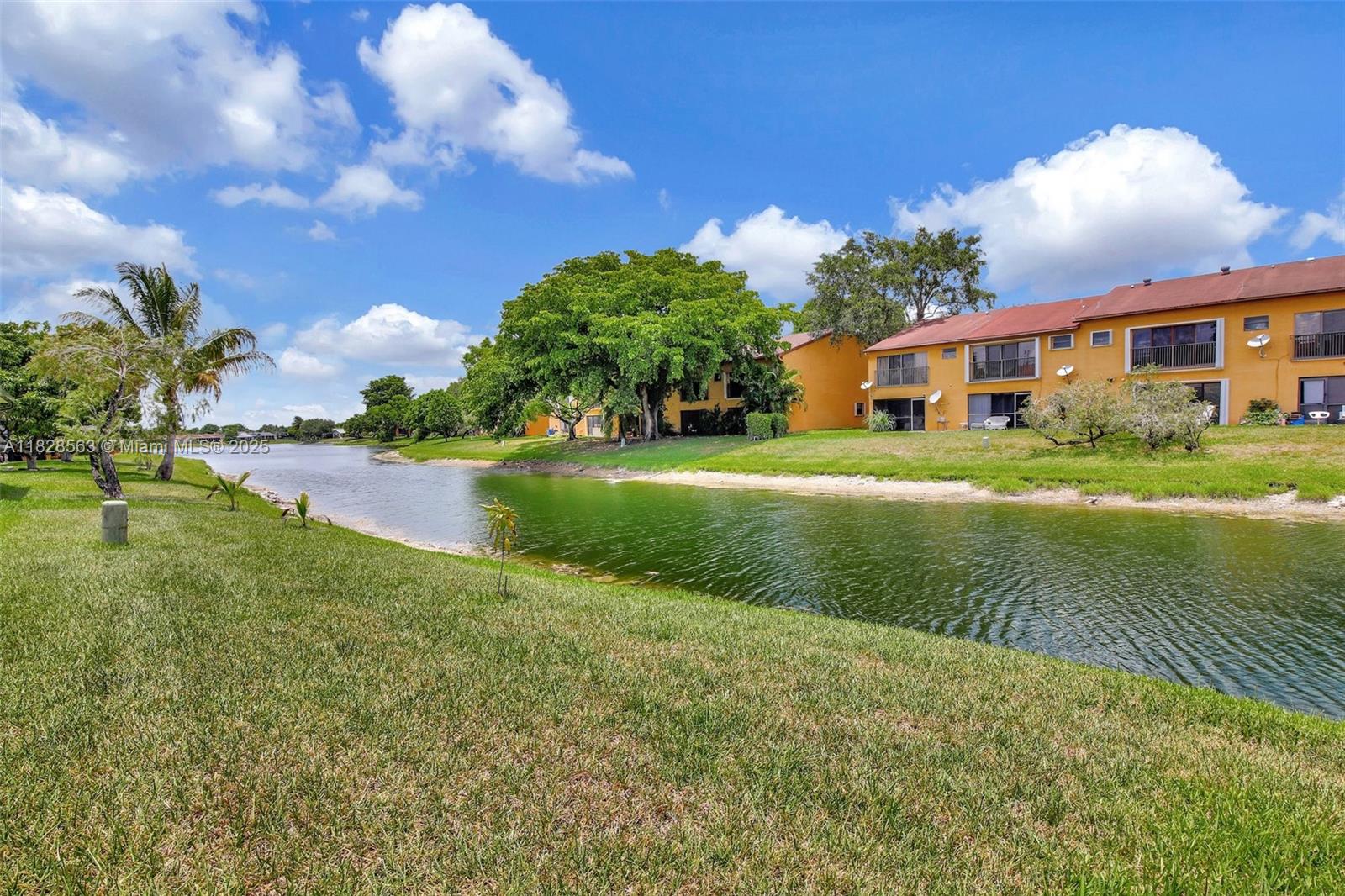 9081 NW 45th St