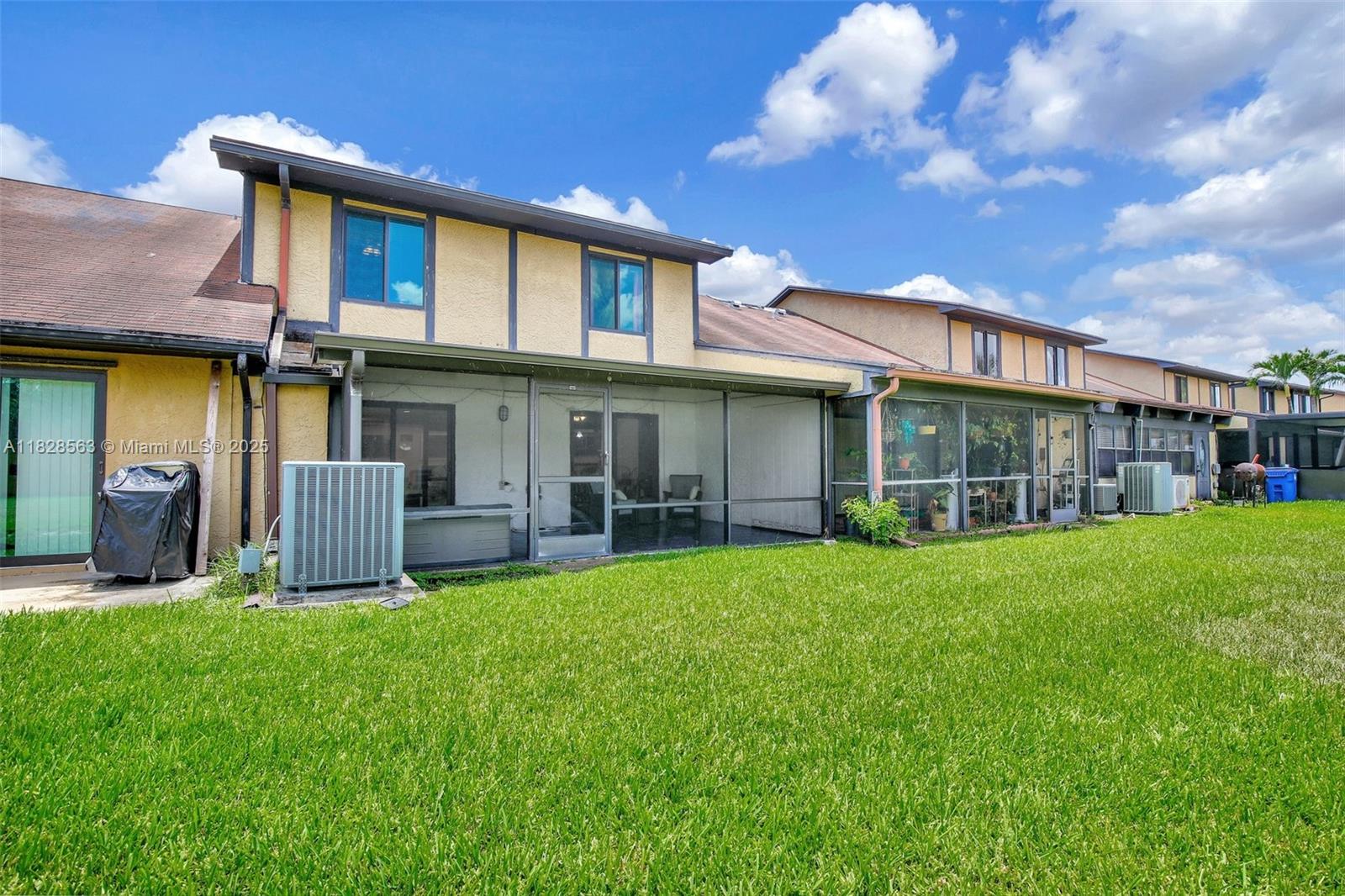 9081 NW 45th St
