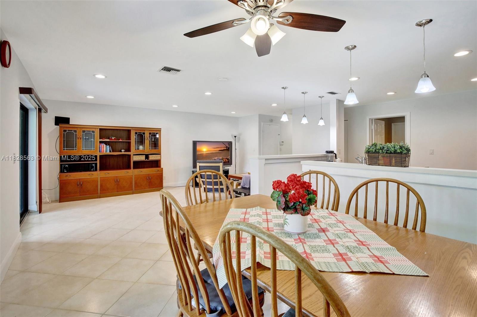 9081 NW 45th St