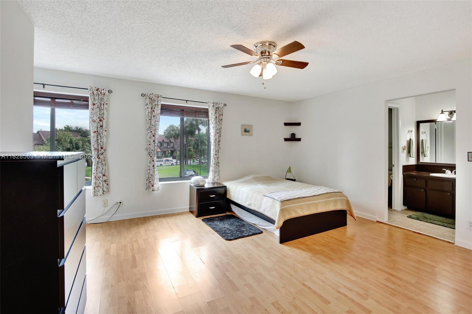 9081 NW 45th St
