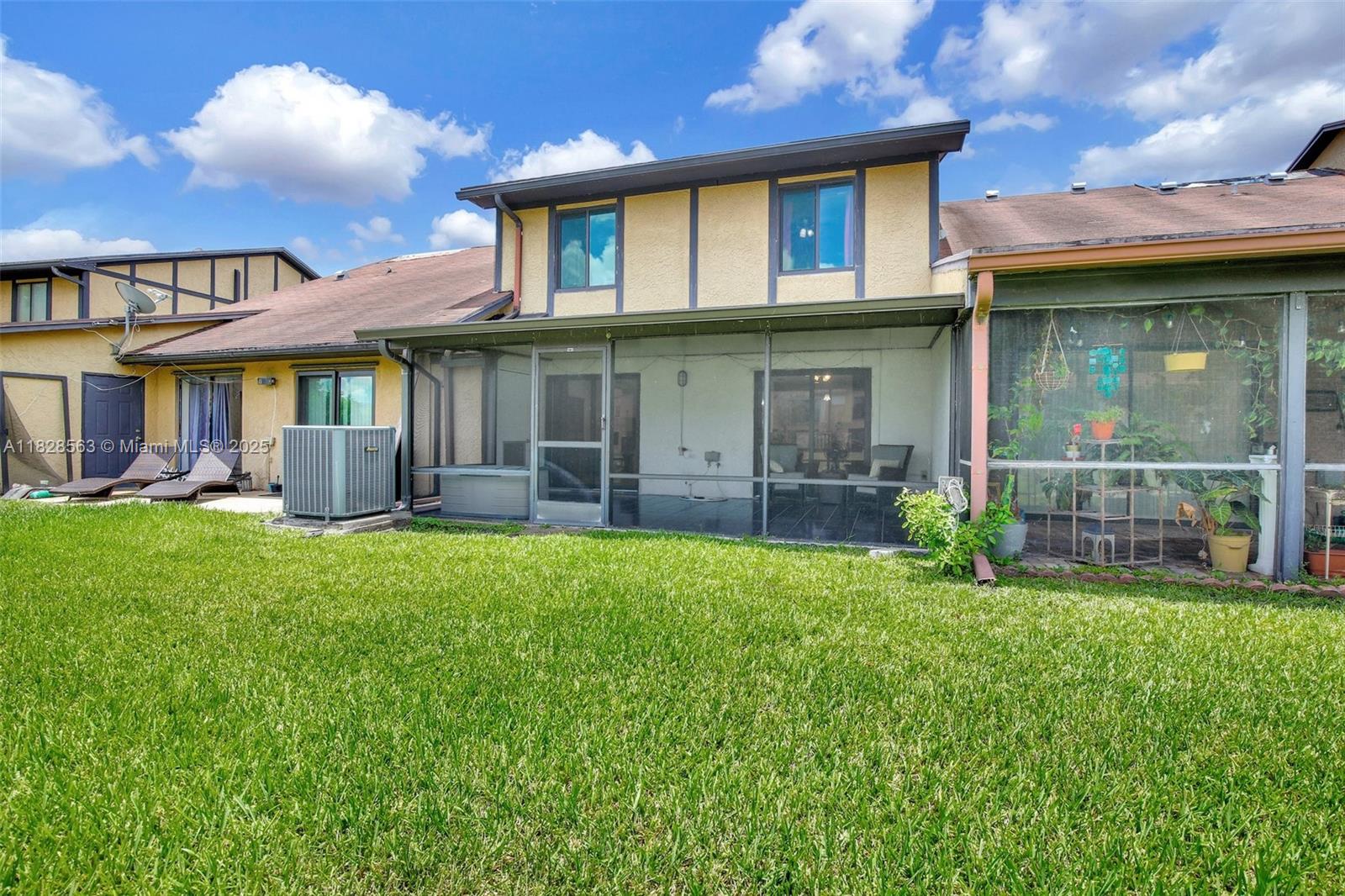 9081 NW 45th St