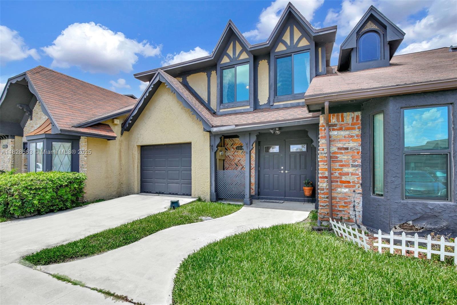 9081 NW 45th St