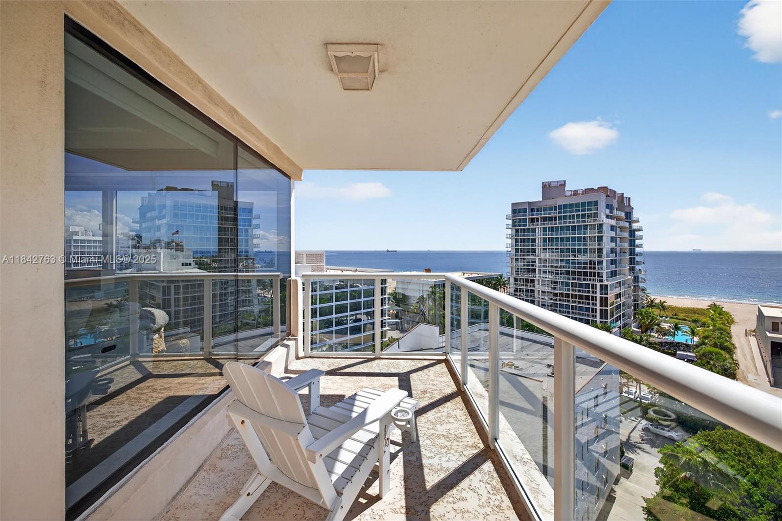 3000 Holiday Dr # 1102