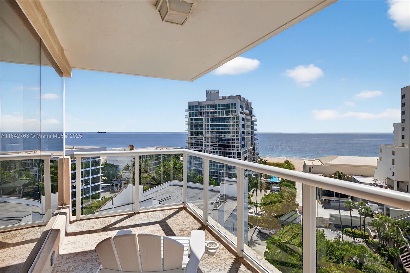 3000 Holiday Dr # 1102