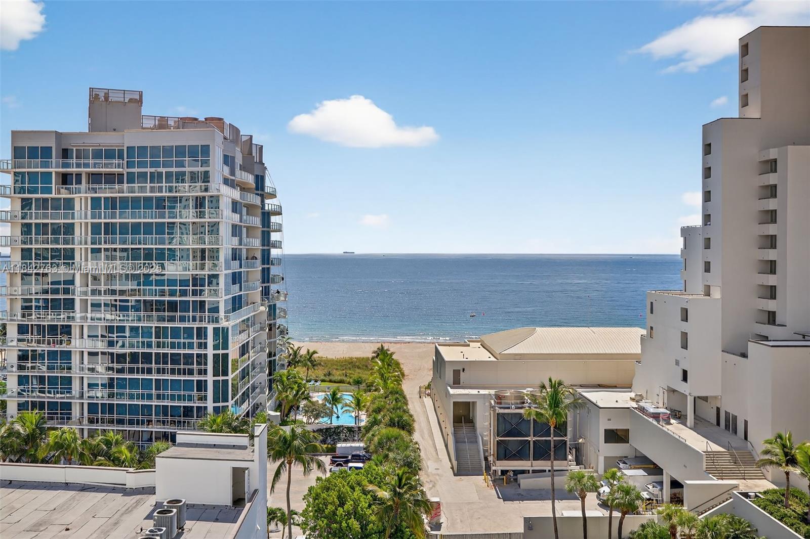 3000 Holiday Dr # 1102