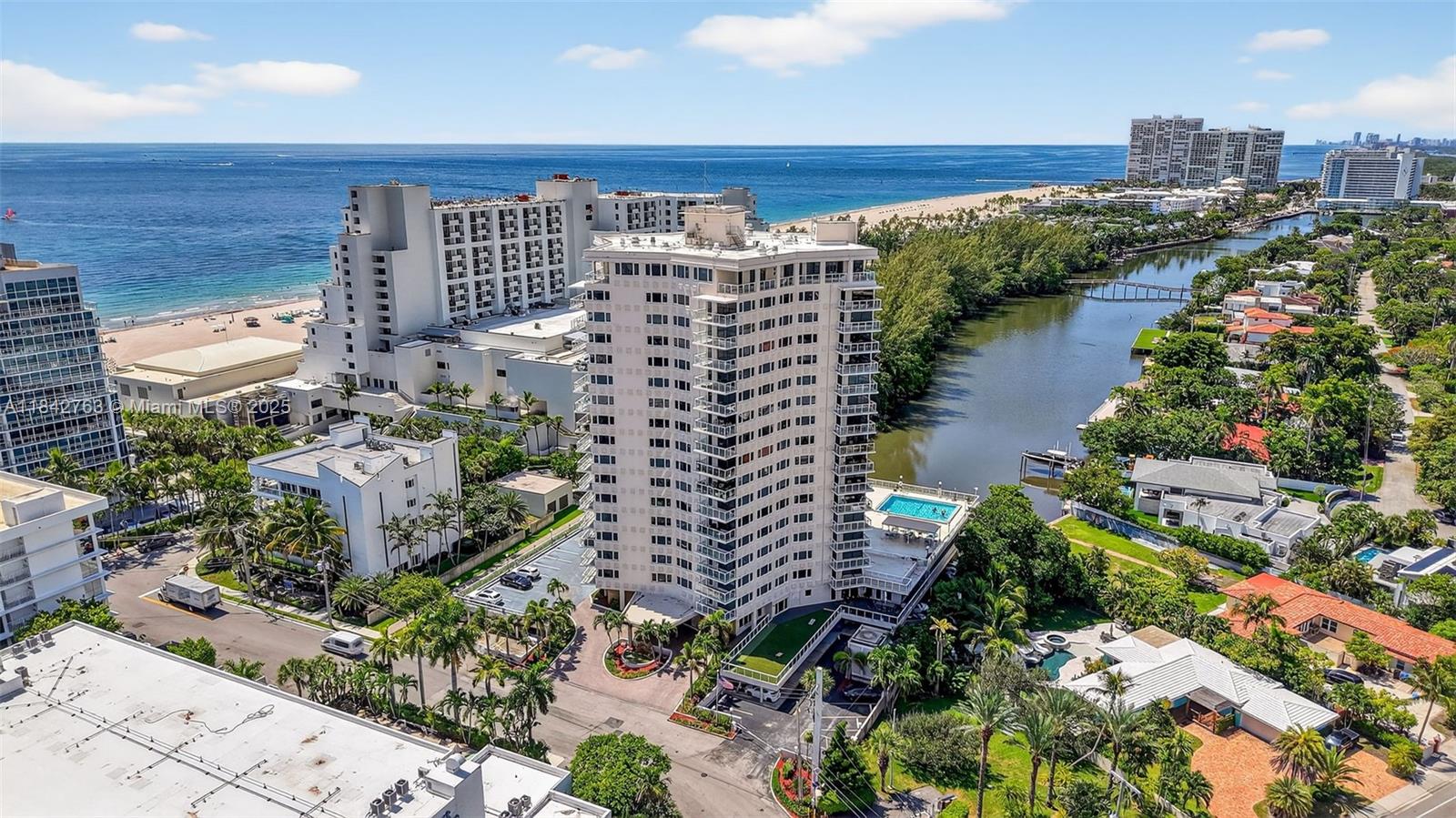 3000 Holiday Dr # 1102
