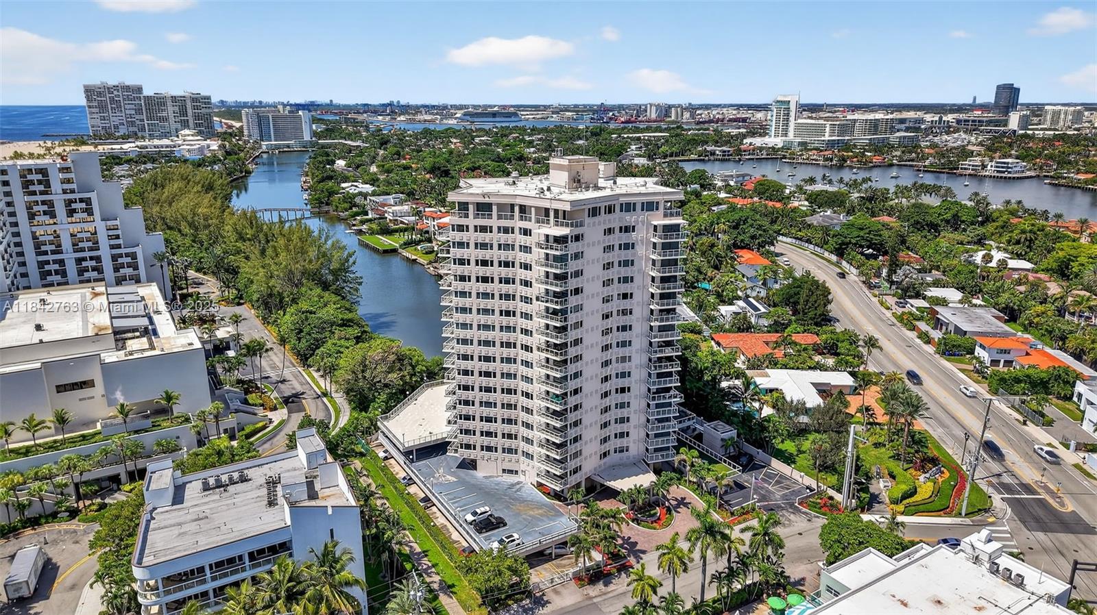 3000 Holiday Dr # 1102