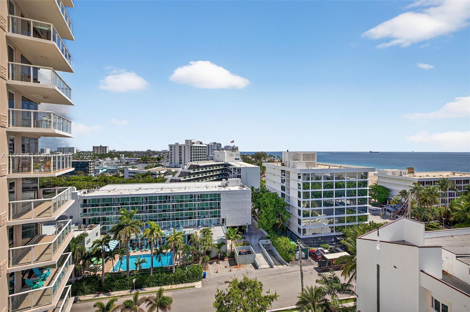 3000 Holiday Dr # 1102