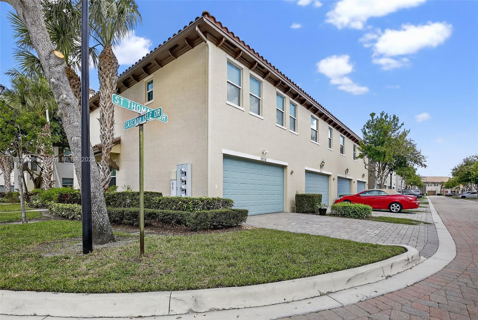 2938 St Thomas Dr