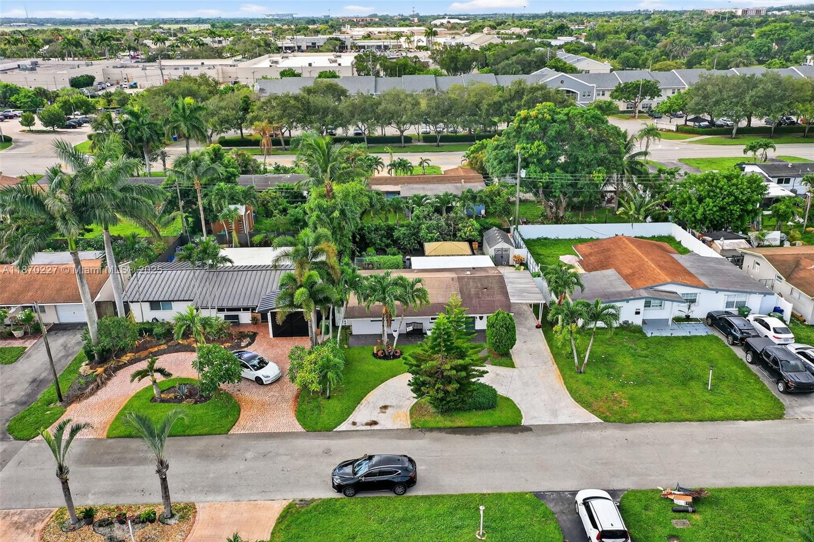 8210 NW 10th St