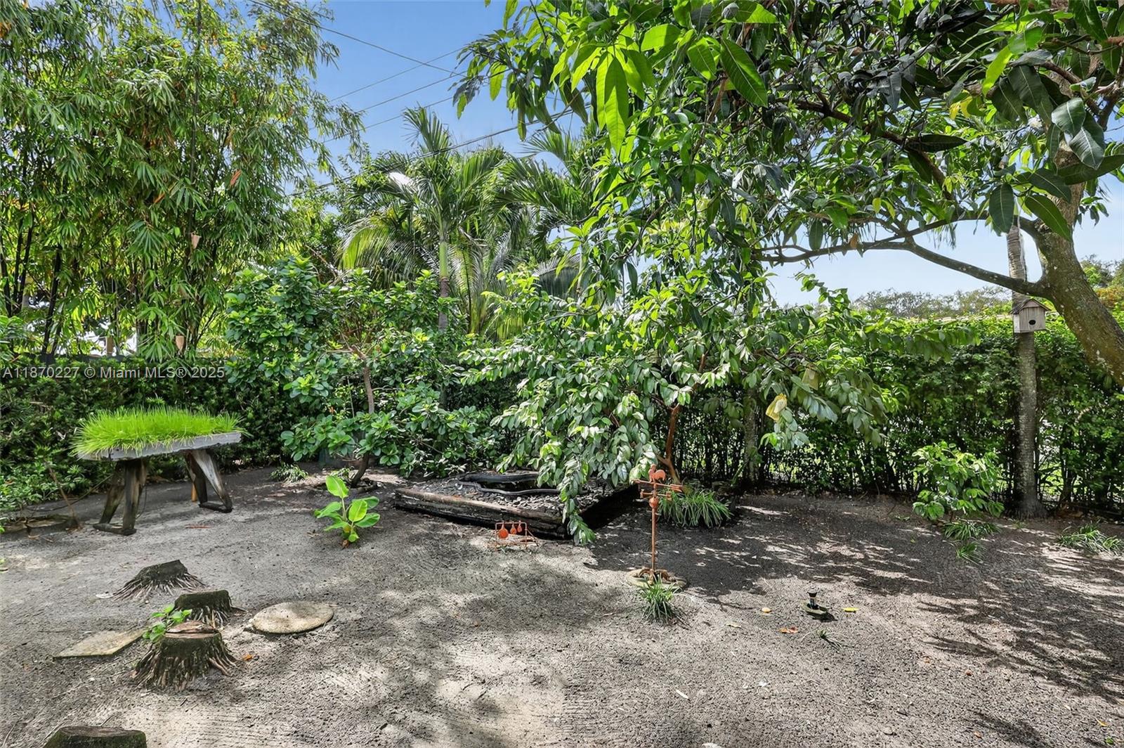 8210 NW 10th St