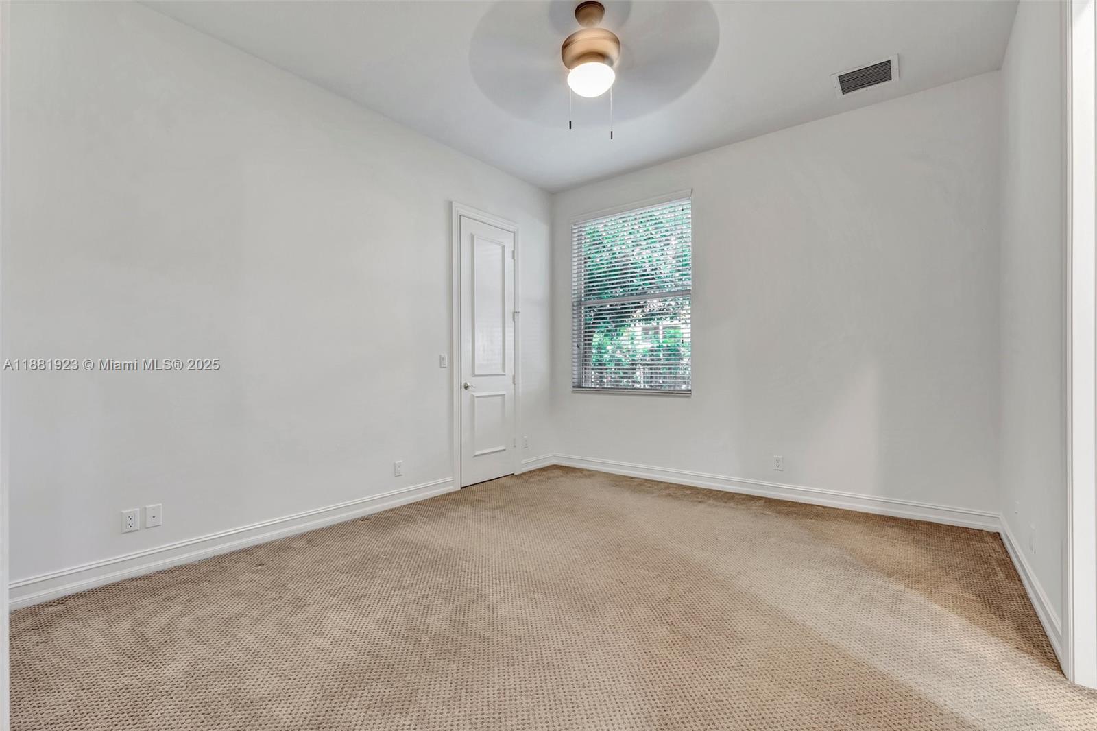 3203 W Stonebrook Cir