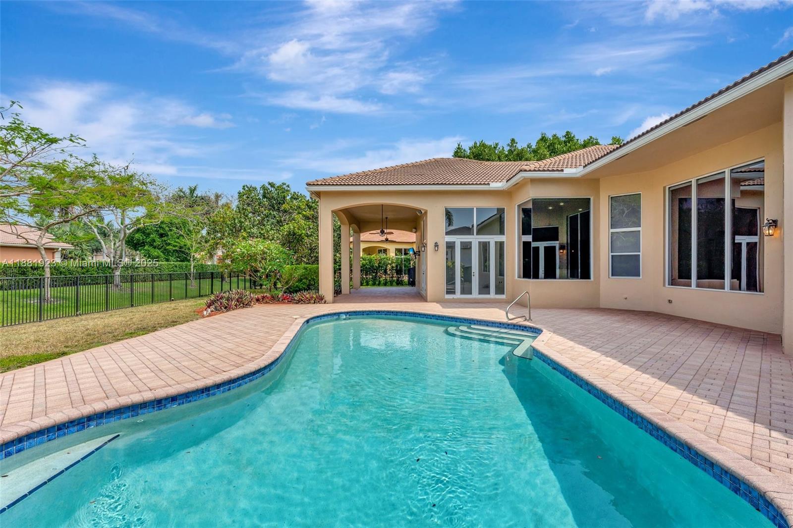 3203 W Stonebrook Cir