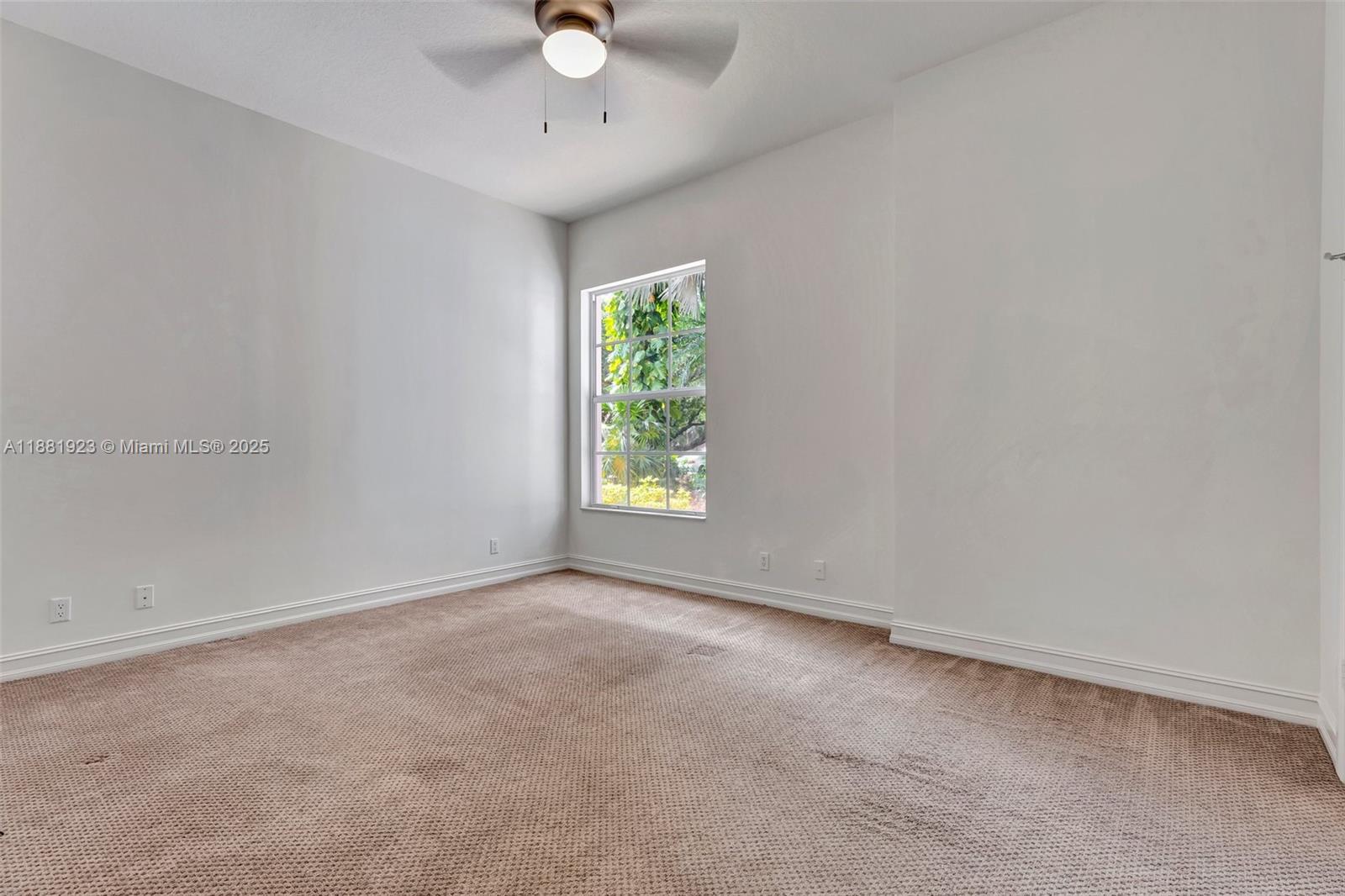 3203 W Stonebrook Cir