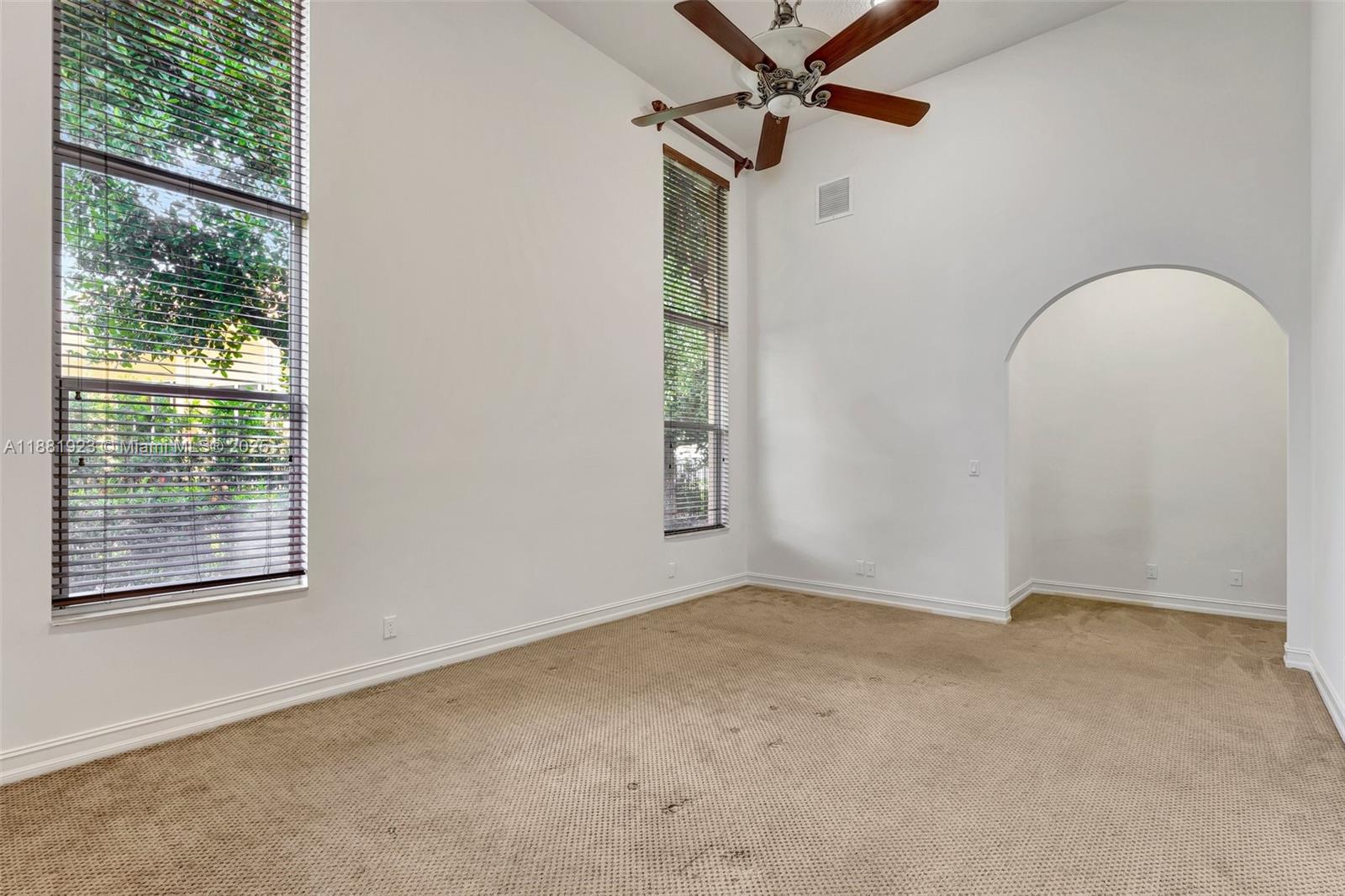 3203 W Stonebrook Cir