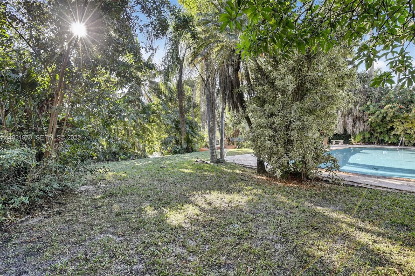 1051 W Tropical Way
