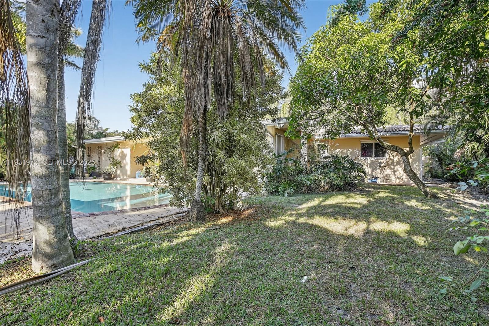 1051 W Tropical Way