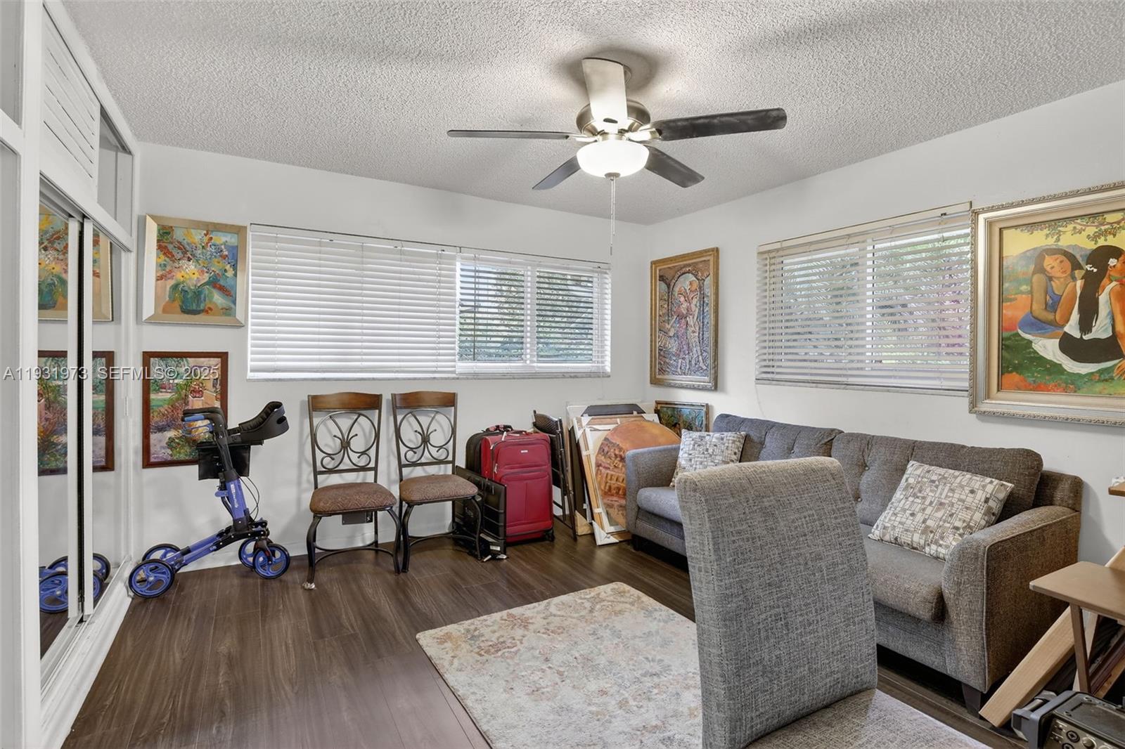 1051 W Tropical Way