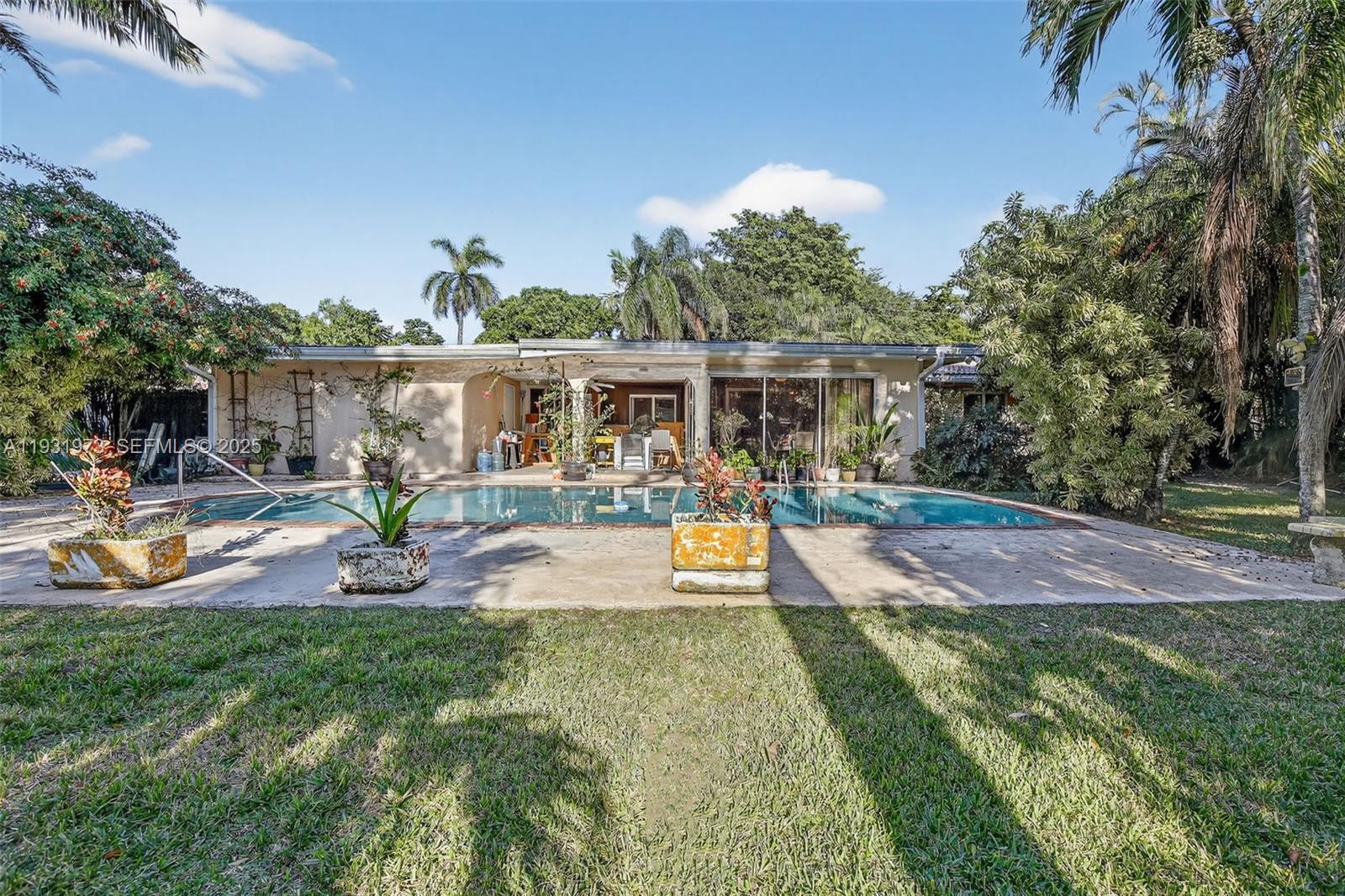 1051 W Tropical Way
