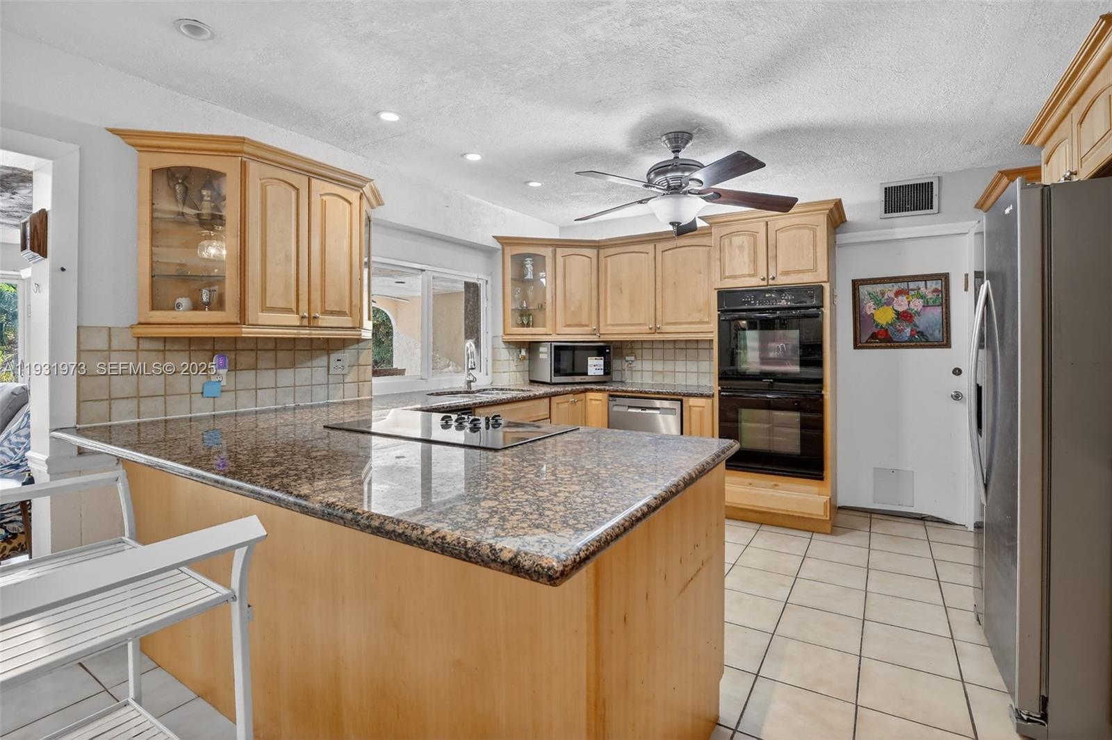 1051 W Tropical Way
