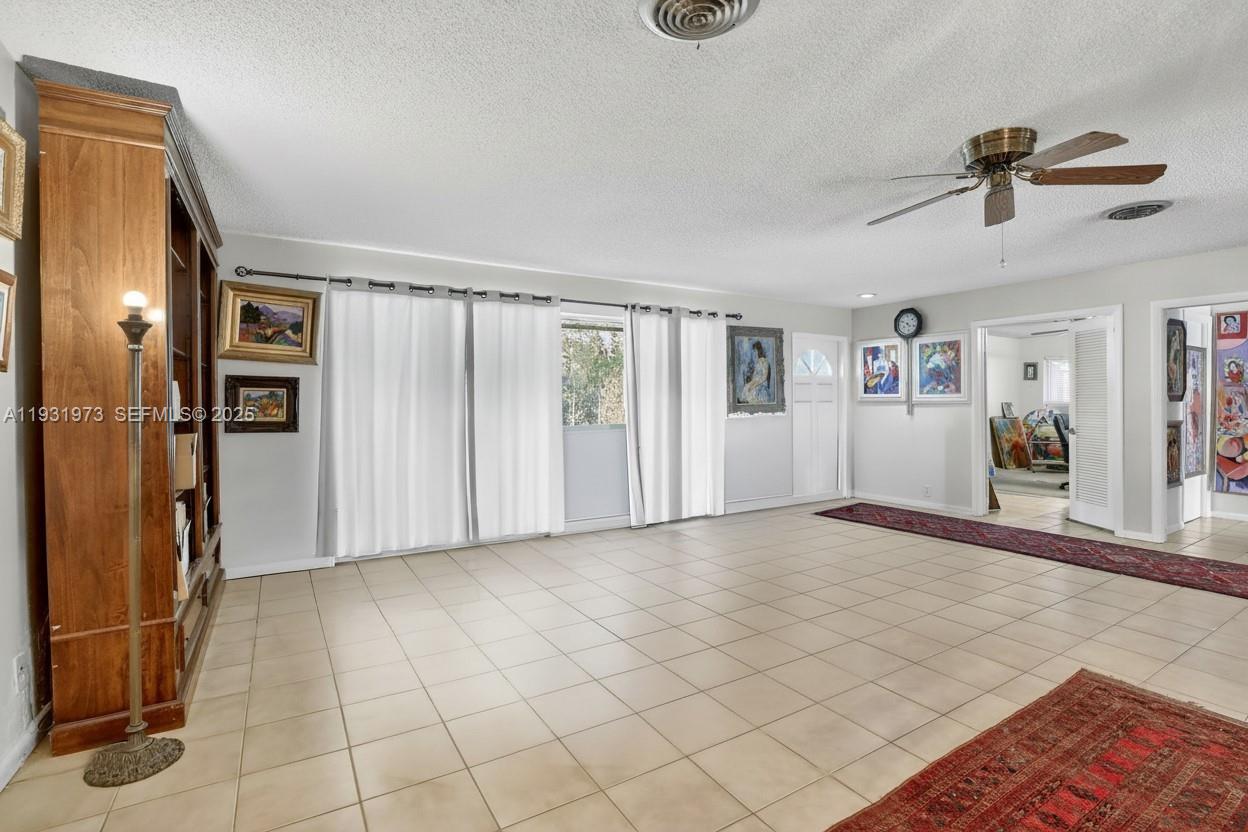 1051 W Tropical Way