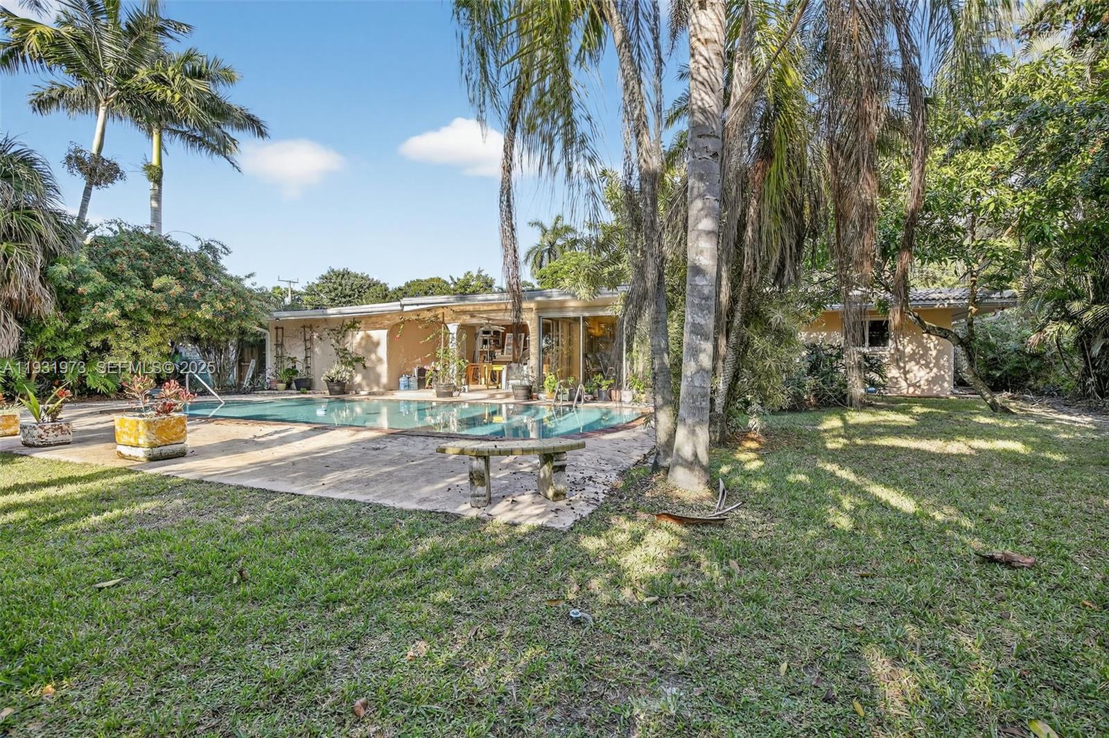 1051 W Tropical Way