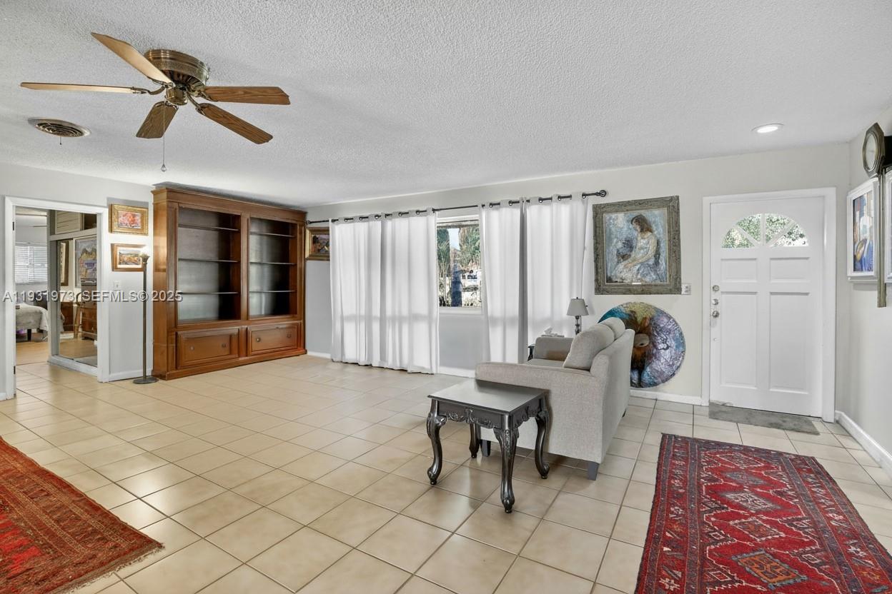 1051 W Tropical Way
