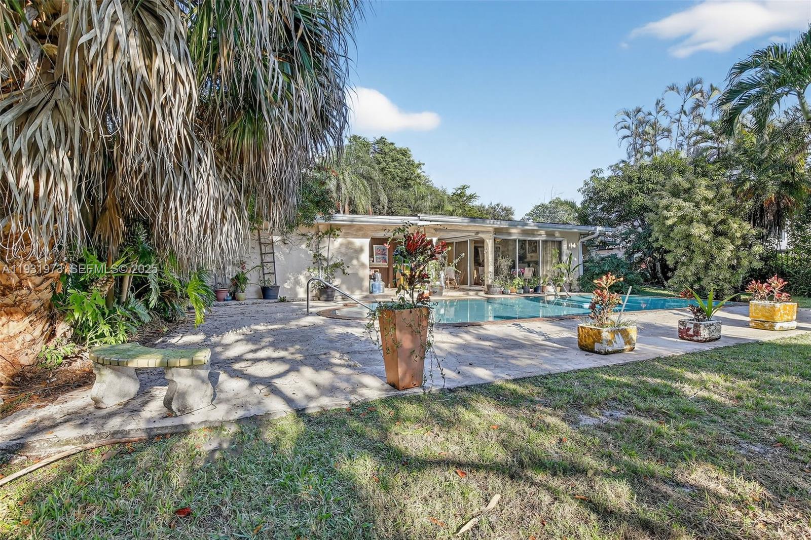 1051 W Tropical Way