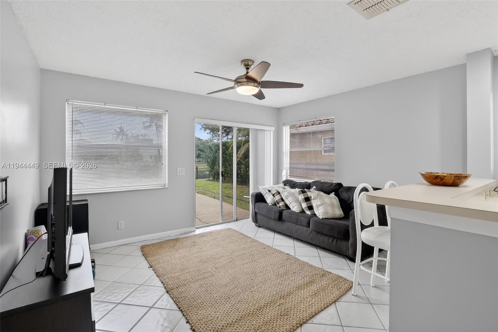 9481 Oak Grove Cir