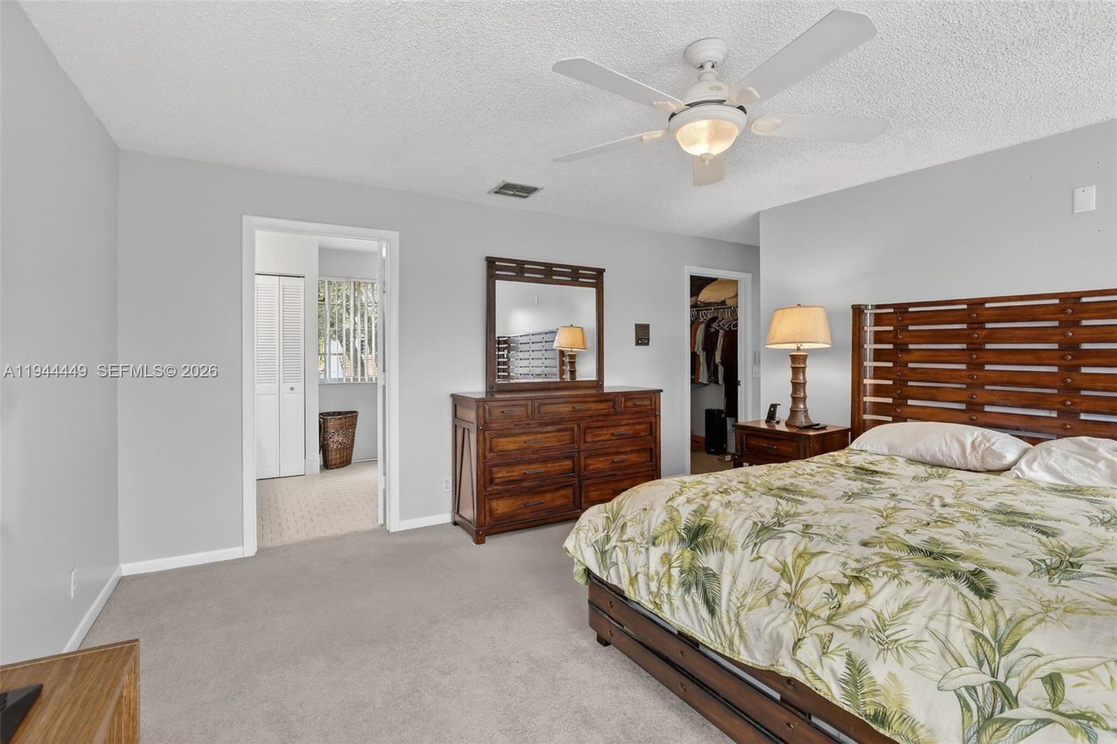 9481 Oak Grove Cir