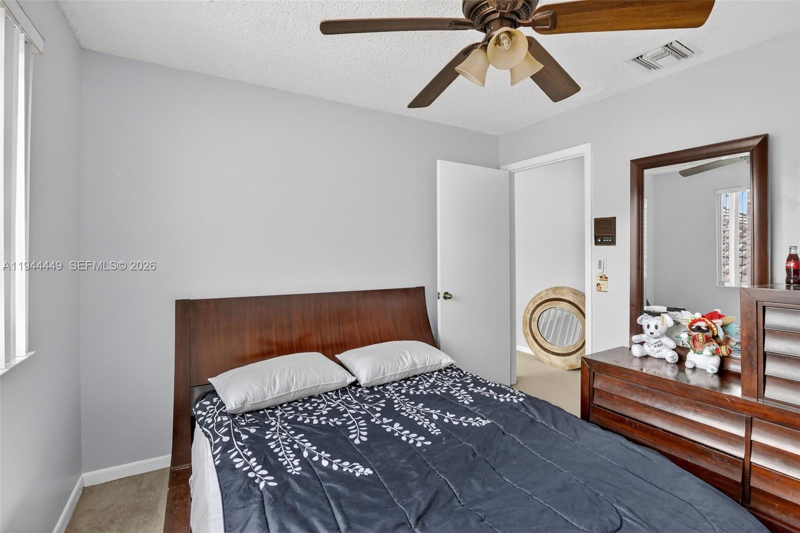9481 Oak Grove Cir