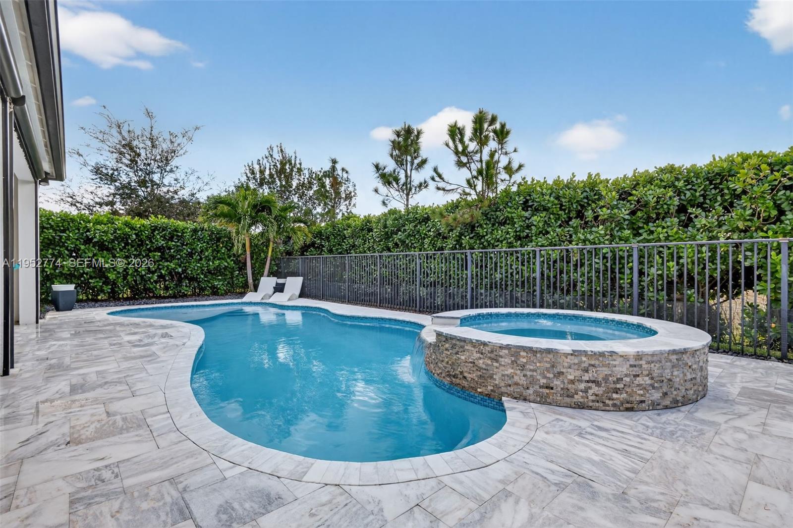 8426 Vaulting Dr