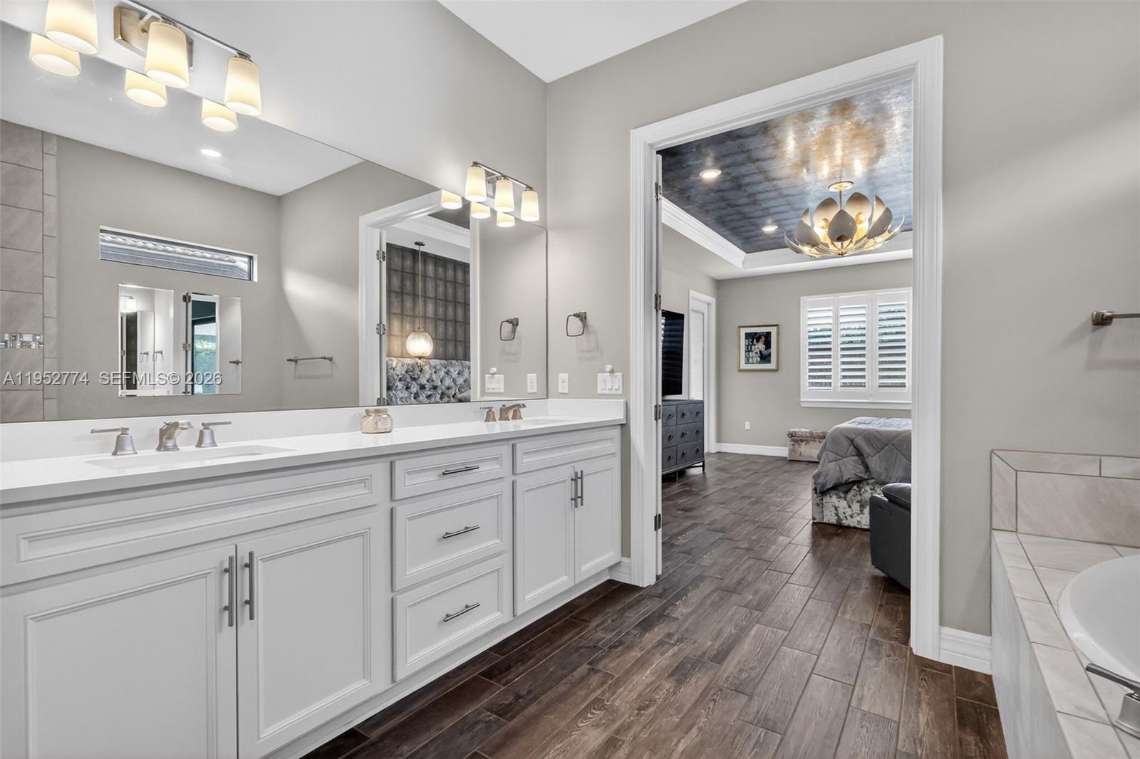 8426 Vaulting Dr