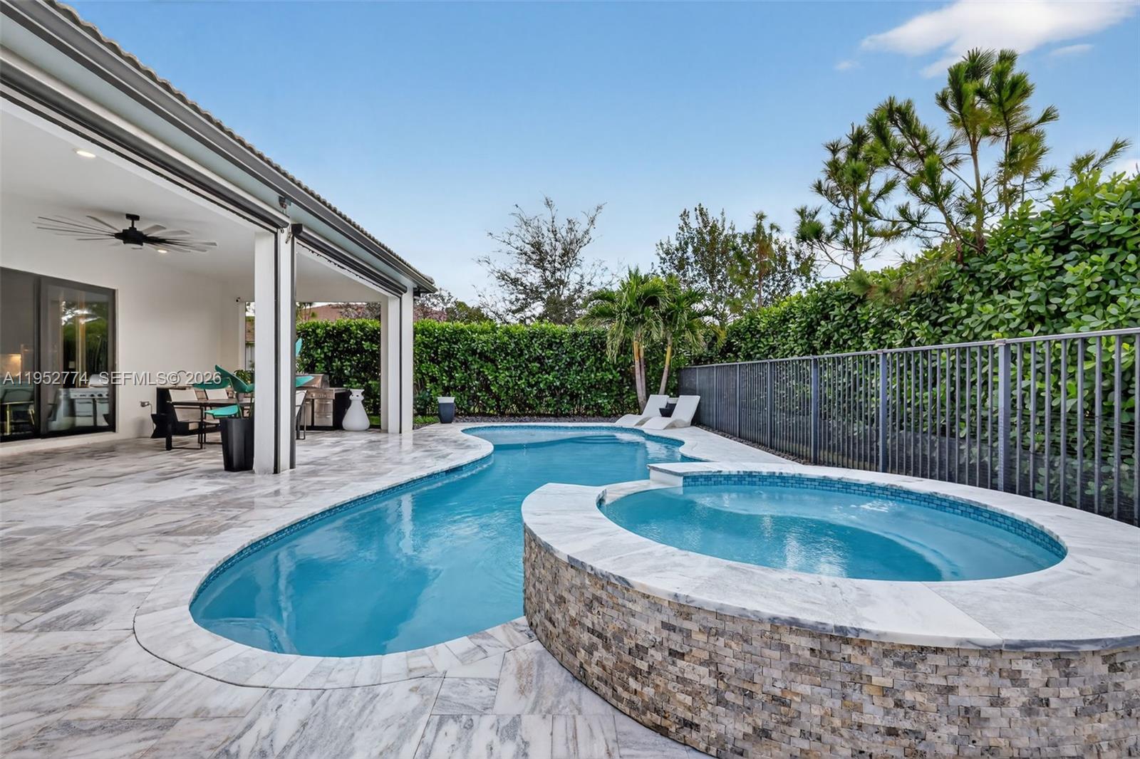 8426 Vaulting Dr